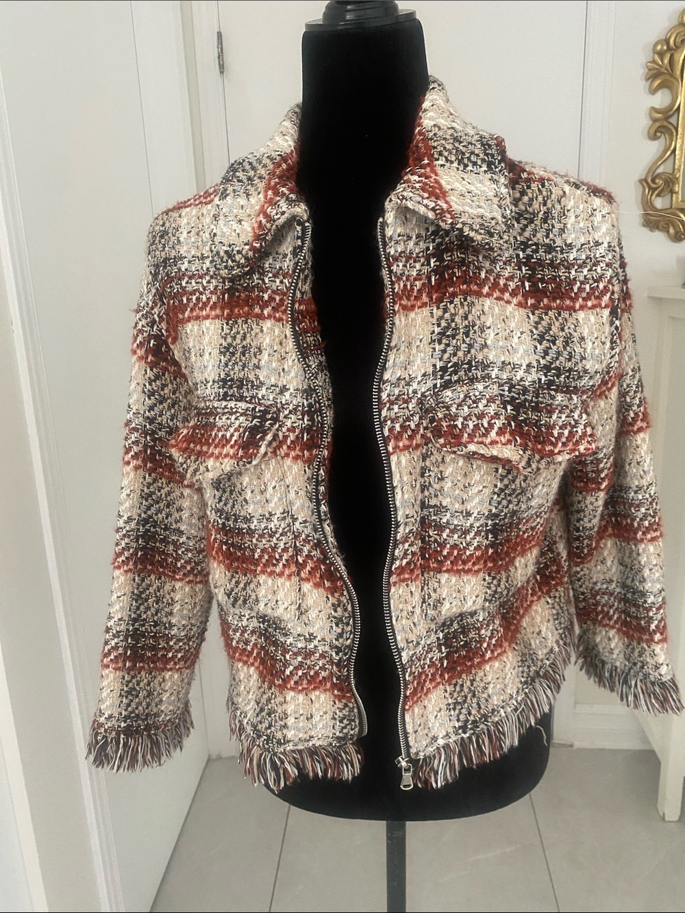 Made in Italy  Cream & Rust Plaid Tweed Zip-Front blazer Chanel style Size Small